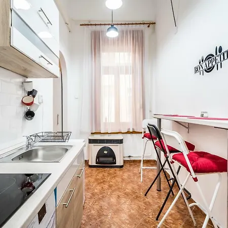 Bpr Cozy Rosie * Budapeşte